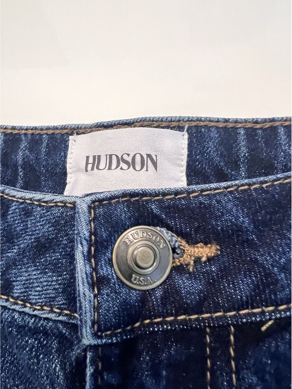$135 New Hudson 5” Relaxed Raw Hem Denim Shorts Sparrow Size 27 - Picture 3 of 11
